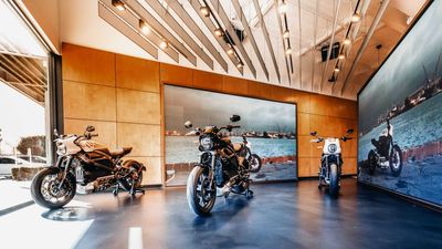 LiveWire Slashes Prices Overseas To Compete With Honda’s WN7, Creating a New Financial Issue