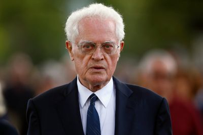 Former French prime minister and architect of 35-hour week dies