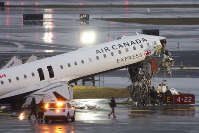 ‘I messed up’: Panicked dispatcher heard saying during LaGuardia plane crash