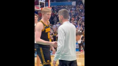 Iowa Player Trolls Florida’s Todd Golden With Petty Celebration in His Face After Upset Win