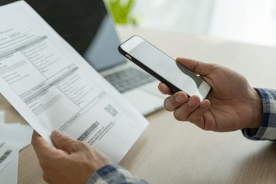 7 Phone Bill Charges That Can Raise Your Monthly Payment