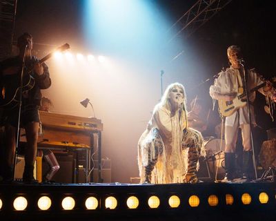 ‘It shook the plaster off the ceiling’: Self Esteem and David Hare on reviving rock romp Teeth ‘n’ Smiles