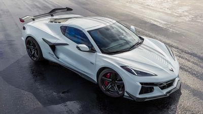 A Manual C8 Corvette Isn't Happening: 'We Don't Have Any Plans'