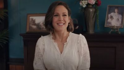 Erin Krakow Just Responded To When Calls The Heart’s Balloongate And Explained What Really Happened