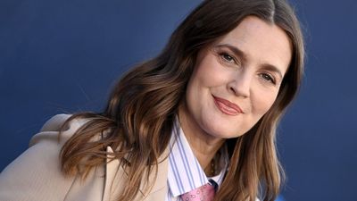 Please, pause the White – Drew Barrymore's Living Room Proves That Red Is the Most Elegant yet Unexpected Color to Pair with Blue