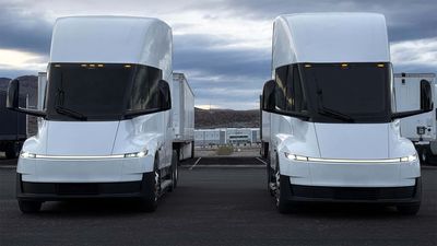 The Tesla Semi Might Get Automated And Wireless Charging