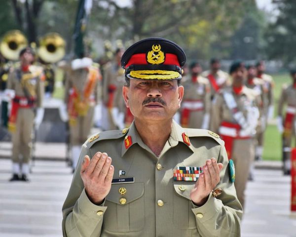 Pakistan’s army chief attempts to broker Iran peace talks in call with Trump
