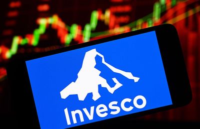 Invesco takes over Superstate's $900 million T-bill fund as Wall Street accelerates tokenization push