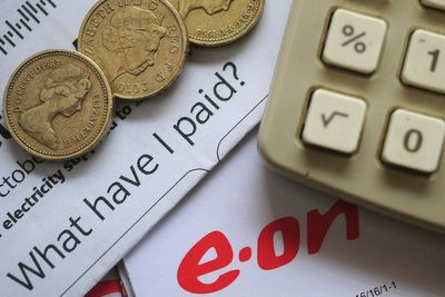 Experts explain how to look after your money during the Iran war