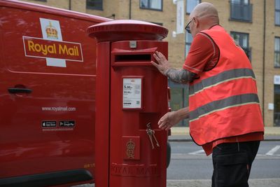 Late Royal Mail post is ‘badly affecting our national life as a country’