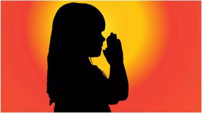 Innocent Devotion: Little Girl Offers Toothbrush And Toothpaste To ‘Mata Rani’ On Navratri