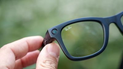 Smart glasses vs. regular glasses — here's how to tell if you're being filmed