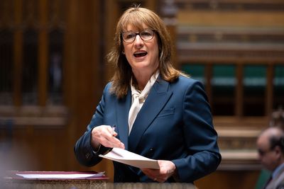 Politics latest: Fears of global recession over oil prices after Reeves criticised over energy bill support