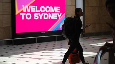 Australia shuts door on Iranian visa holders