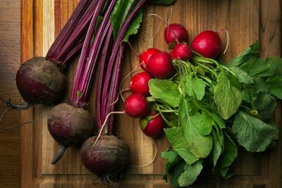 Plant-Based Diet vs Keto Diet: Which Is Healthier for Long-Term Weight Loss and Health?