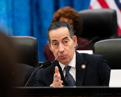 TSA official says workers have missed out on nearly $1bn in pay as airport turmoil continues amid shutdown – live