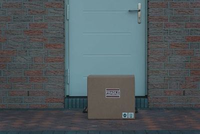 A New Type of Package Delivery Scam Is Spreading—and It Starts at Your Front Door