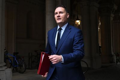 Wes Streeting warns Farage’s Reform UK is a threat to NHS