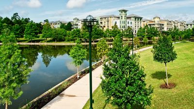 5 Best Places for Retirees To Move in 2026 (That Aren’t Florida), According to Real Estate Experts