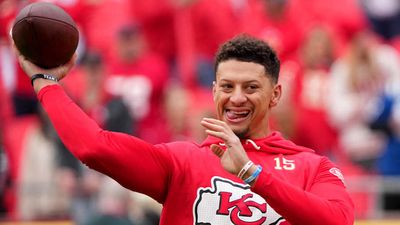 Patrick Mahomes Update: Chiefs QB Posts Video of Him Throwing for First Time Since Injury