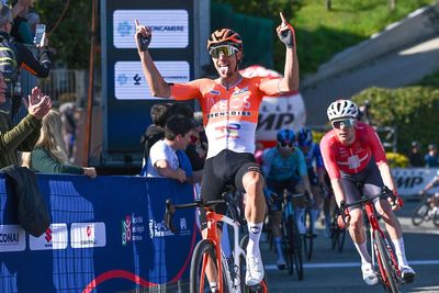 Coppi e Bartali: Axel Laurance speeds to opening stage victory in uphill sprint