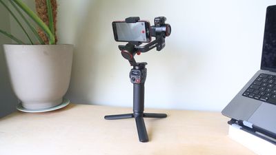 Hohem iSteady MT3 review: great for phones and compact cameras, but mind the payload promises