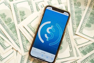 Circle Stock Is Plunging on New Stablecoin Bill Talks. Should You Buy the Dip?