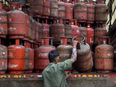 Switch to PNG in 3 Months or Lose LPG Supply: Govt Rule Explained