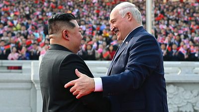 Belarus' Lukashenka gifts automatic rifle to North Korea's Kim