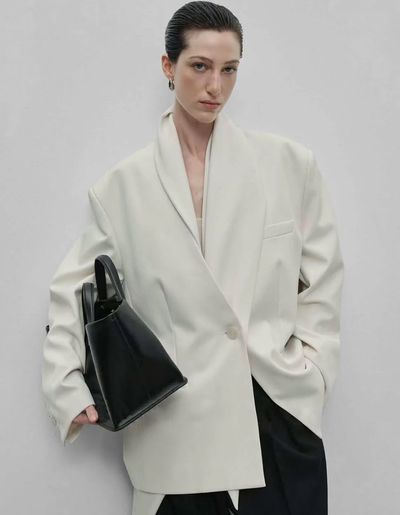 From Office to Off-Duty: How to Style Oversized Blazer in Today's Oversized Blazer Trend
