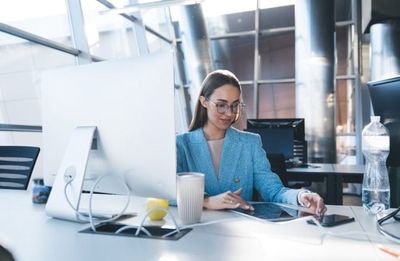 Career Experts Share 7 Workplace Habits Linked to Higher Promotion Rates
