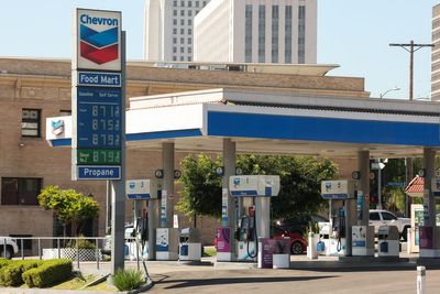 Infamous LA gas station stun patrons by charging $8.71 a gallon: ‘I hate coming here’