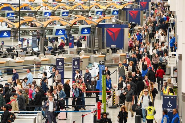 US passengers enraged by hours-long lines and missed flights: ‘Absolutely insane’