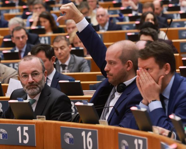 MEPs back plans for ‘return hubs’, raising fears of ‘human rights black holes’
