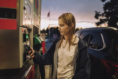 Trump's war in Iran is costing the U.S. economy 10,000 jobs a month, Goldman Sachs says