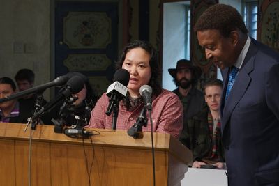 A Minneapolis woman recounts death of Alex Pretti as lawyers eye a class action lawsuit