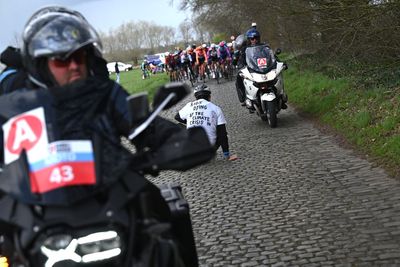 'Completely irresponsible and potentially life-threatening' – organisers and teams start legal action against Ronde Van Brugge protestor