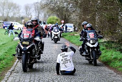 'A reckless act' – Climate activist arrested and may face charges and legal complaints after obstructing peloton during Ronde Van Brugge