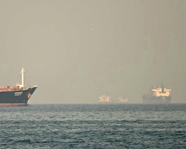 Malaysian vessels permitted to travel through strait of Hormuz, country’s PM says after Iran talks
