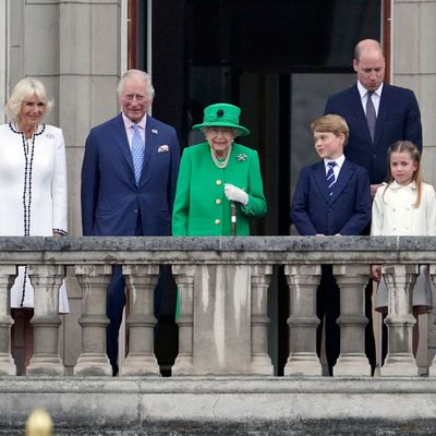 This Family Member Was Called in for "Extra Support" When George, Louis and Charlotte Found Out Queen Elizabeth Had Died