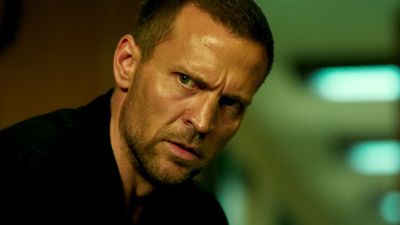 Netflix's new crime thriller is a gripping mystery series starring a 'legendary anti-hero' — and it's streaming now