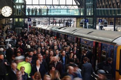 London travel news LIVE: Signalling fault disrupts LNER and Lumo services at King’s Cross