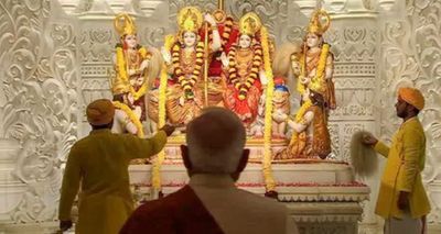 PM Modi Offers Prayers at Ram Mandir, Extends Greetings on Ram Navami