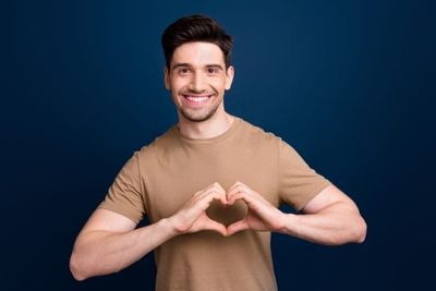 Relationship Counselors Reveal 5 Behaviors Often Mistaken for ‘Nice Guy’ Kindness