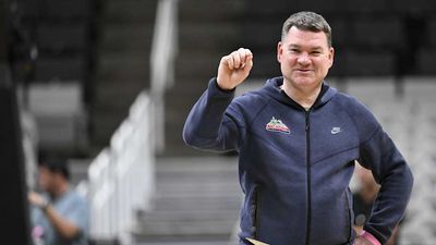 Arizona’s Stability Is About to Be Tested by Tommy Lloyd’s Men’s Hoops Success