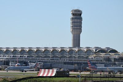 FAA halts flights at DC airports over ‘strong smell’ at control tower