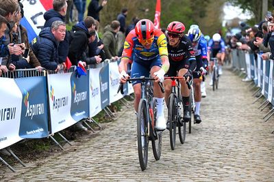 'It's not up to us' or 'there is no more time to gamble'? How big teams in the peloton failed to chase down Mathieu van der Poel in E3 Saxo Classic