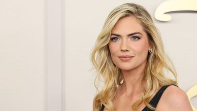 Kate Upton’s Pink and Red Living Room Turns a ‘Villainized’ Color Combination Into a High-Fashion Statement