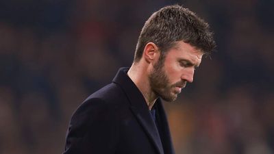 Man Utd ‘Snubbed’ by In-Demand Midfielder Amid Celebrity Transfer Plea