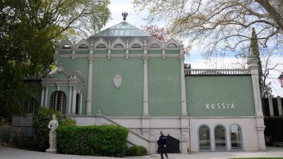 MEPs urge Commission leaders to stop Russia from returning to the Venice Biennale